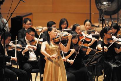 小提琴大赛韩美女折桂