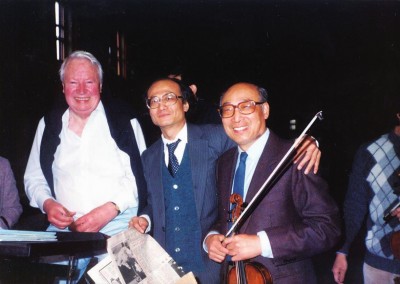 陈燮阳和曾任英国首相的音乐家爱德华-希思(左一)在一起。