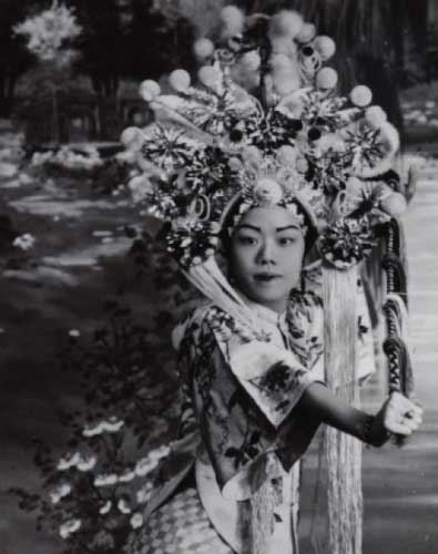 旧时中国戏曲扮相曾影响许多美国人