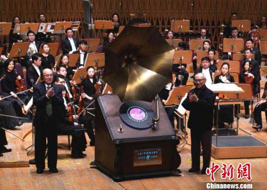 4月8日晚，第36届上海之春国际音乐节拉开序幕 祖忠人 摄 