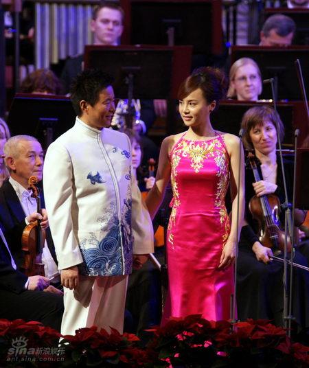 图文：王宏伟金色大厅音乐会-王宏伟与新婚妻子