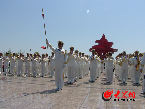 多国海军军乐团在青岛联合演出“欢乐海洋”