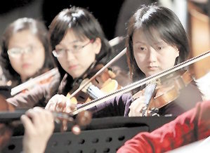 长荣乐团武汉“望春风”展示台湾本土音乐魅力