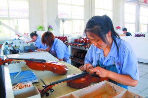 平谷年产30万把提琴占世界产量3成