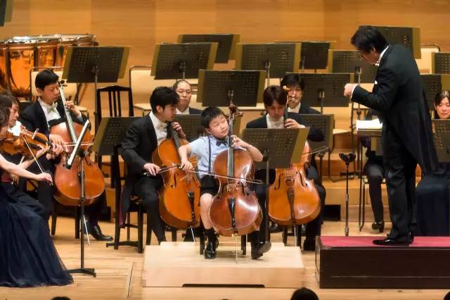东京交响乐团在三得利音乐厅演出