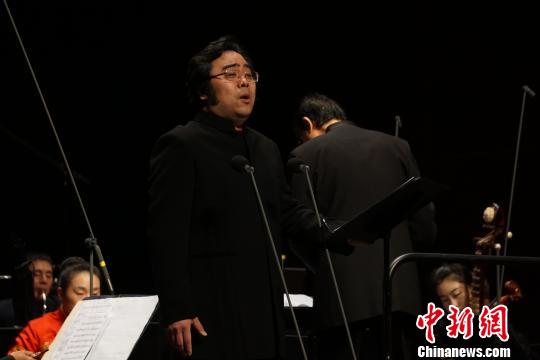 著名男中音歌唱家孙砾演唱李焕之先生创作的声乐作品
