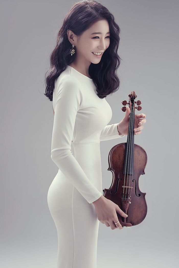 韩国小提琴家申娴淑写真照片（3）